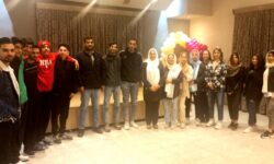 دیدار دکتر بهشید برخوردار با جوانان رستم باغ تهر...