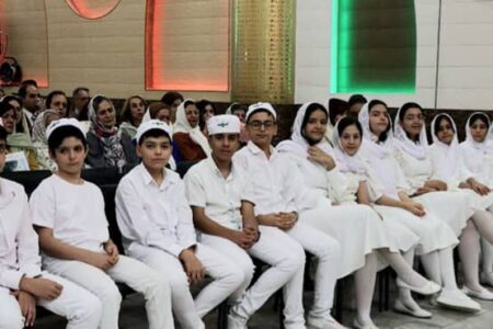 حضور دکتر بهشید برخوردار در آیین سدره‌پوشی ۱۲ نوجو...